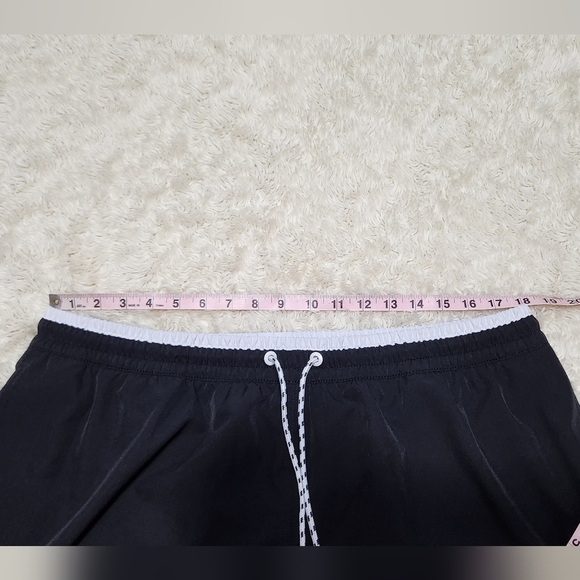 Chubbies Classic Swim Trunk The Capes In Black Size XXL 5.5" Inseam - Picture 9 of 11
